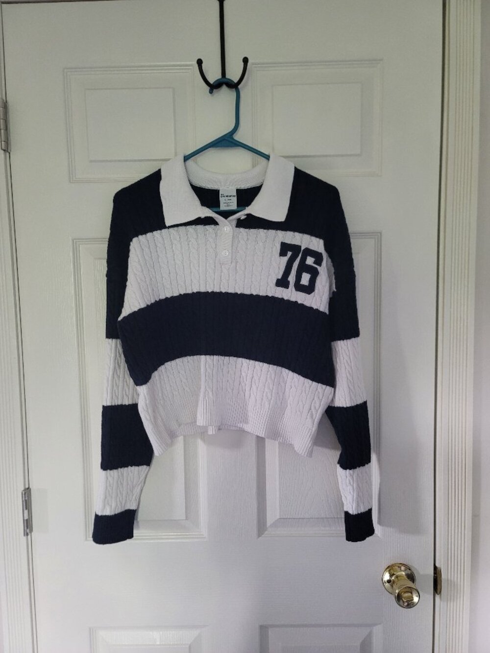 Girls white and blue striped 76 embroidered sweatshirt - size XL (16-18)